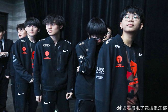 新秀裁判 新秀裁判