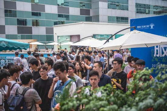 如一个巨大 如一个巨大