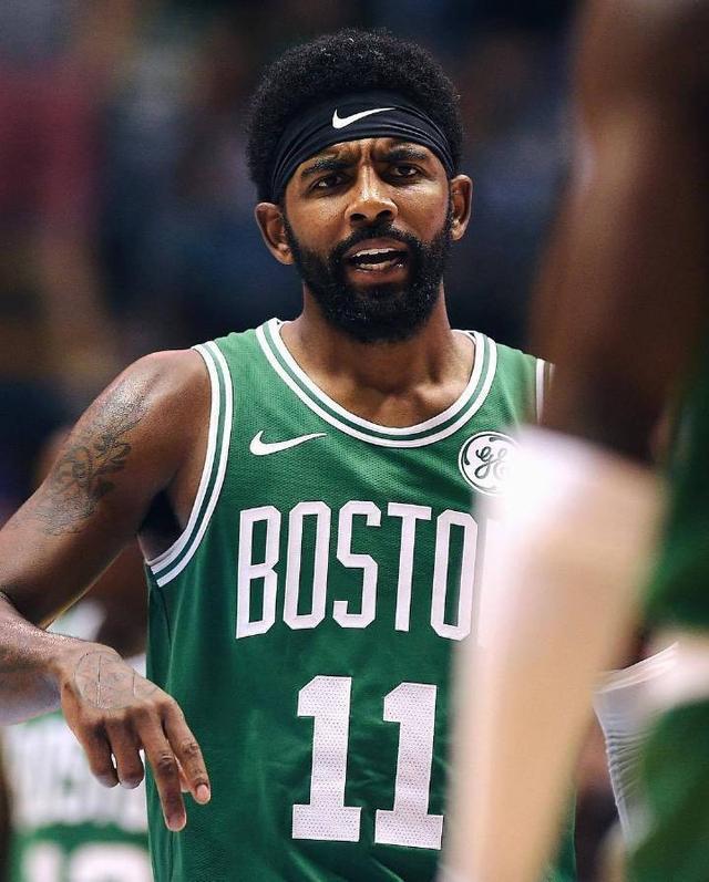 显示他在低 显示他在低